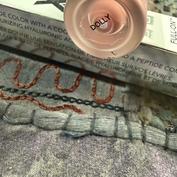 Buxom full-on plumping Matte Lipgloss - Picture 3 of 4